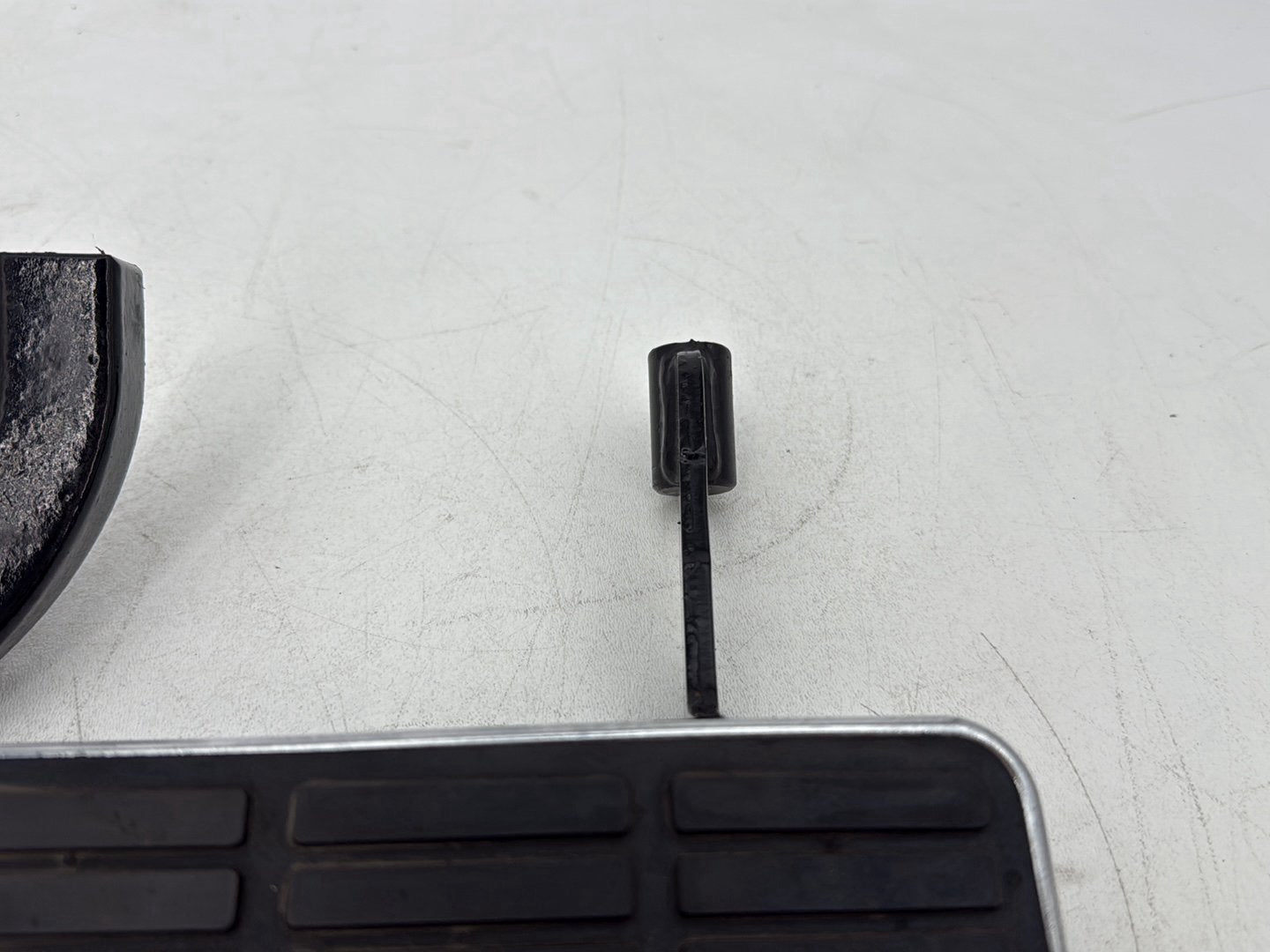 2007 - 2012 Harley-Davidson Touring Electra Glide Ultra Right Driver 1 Floorboard Foot Rest