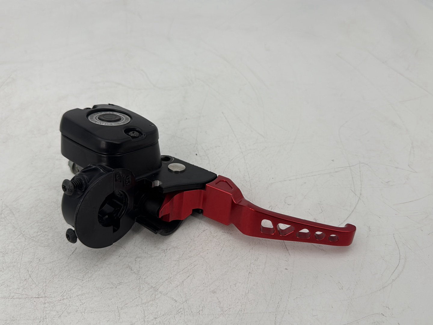 2006 - 2017 Harley-Davidson Dyna Street Bob Front Right Brake Lever Master Cylinder 45019-06
