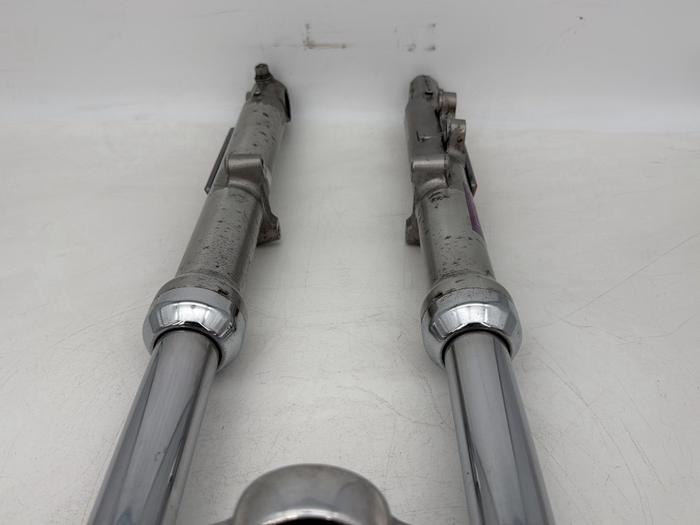 1999 - 2006 Harley-Davidson Dyna Super Glide Front Triple Tree Set & LH RH Fork Legs Sliders 45739-87 , 46076-04