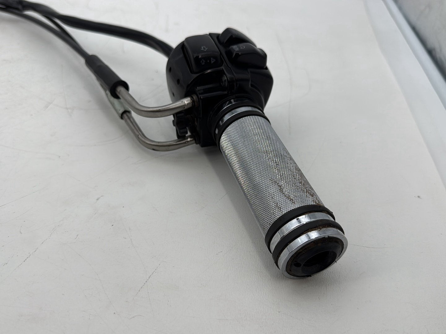 1999 - 2006 Harley-Davidson Dyna Super Glide Right Engine Start Kill Switches Controls 71684-06A