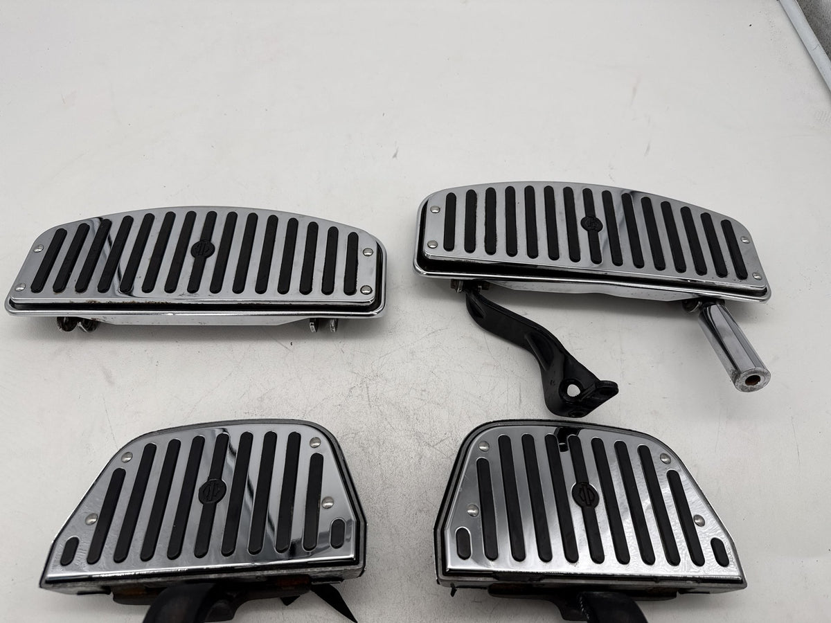 97 Harley Heritage Softail Classic Left Right Driver & Pass Floorboard Foot Rest