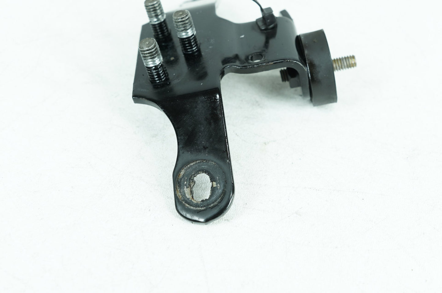 1999 - 2006 Harley-Davidson Softail Heritage Classic Engine Motor Mount Bracket  	69046-01