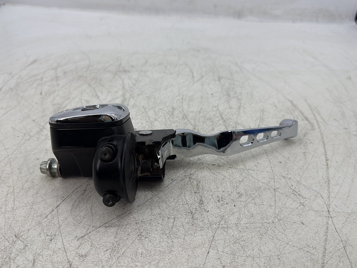 2000 Harley Softail FLSTC Heritage Classic OEM Front Right Brake Lever Master Cylinder