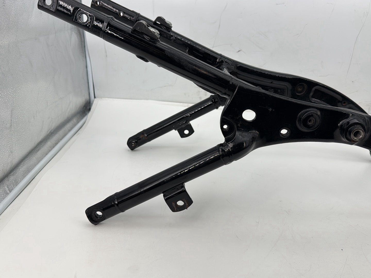 2013 Harley Street Glide Touring FLHX OEM Rear Back Sub Frame Rail Bar 48079-09BHP