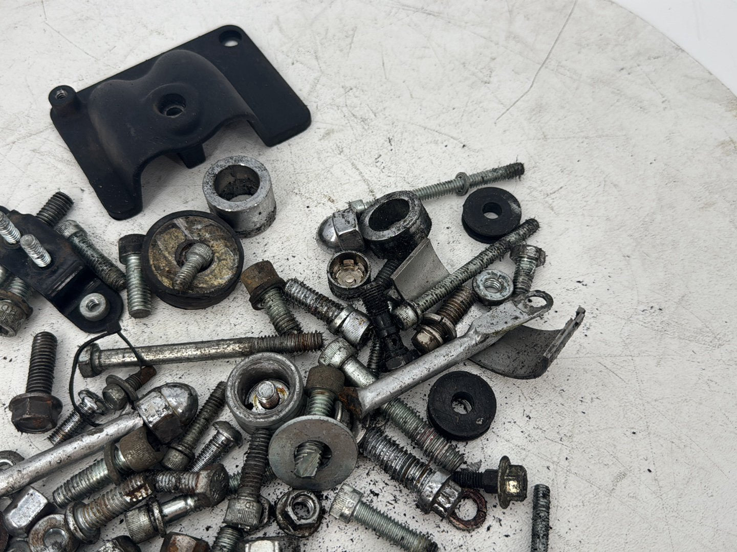 1999 - 2006 Harley-Davidson Dyna Low Rider Hardware Bolts Nuts & Brackets 37178-99