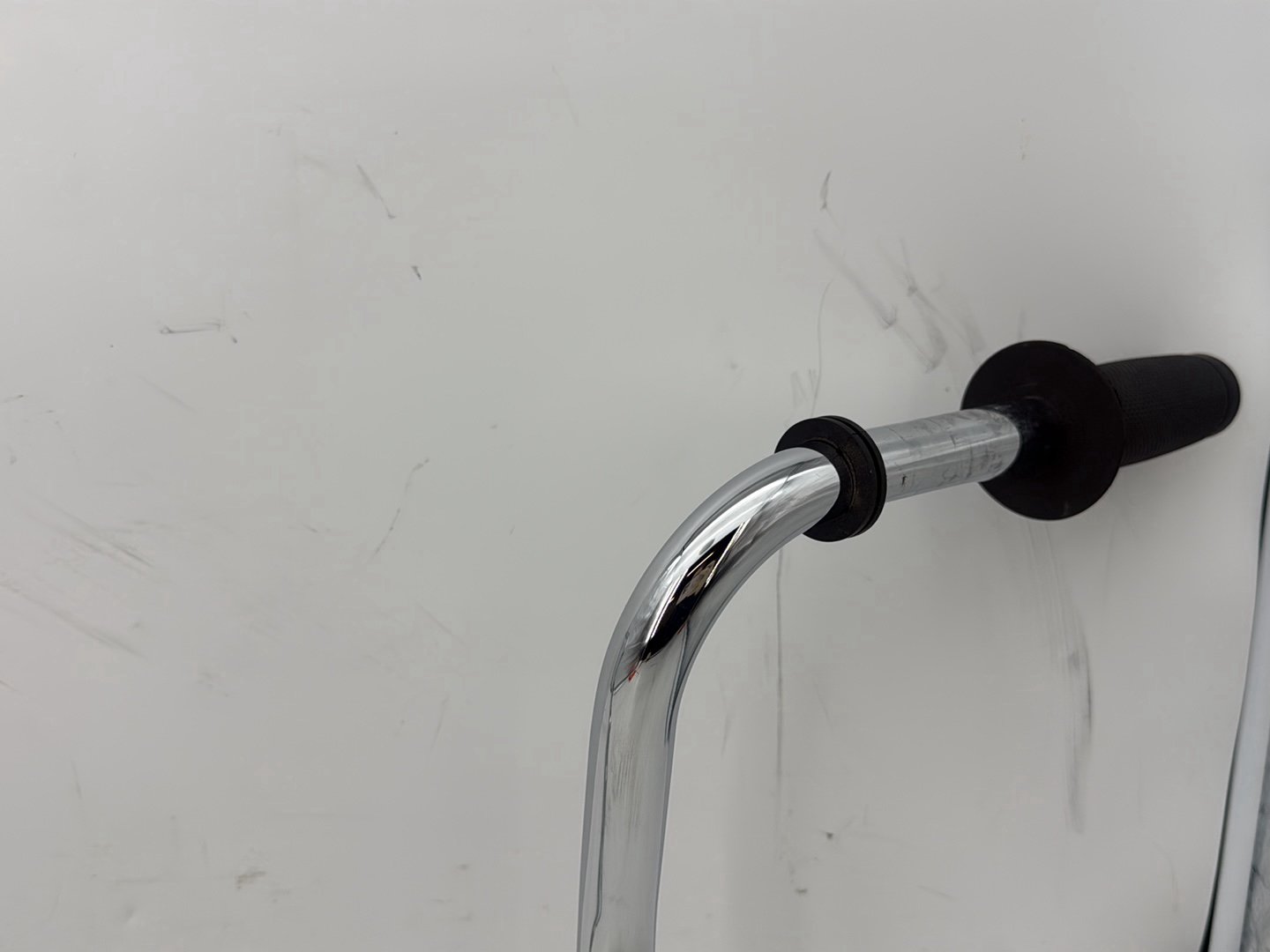 2007 Harley Touring FLHTCU Electra Glide Ultra OEM Front Handlebars Handle Bars