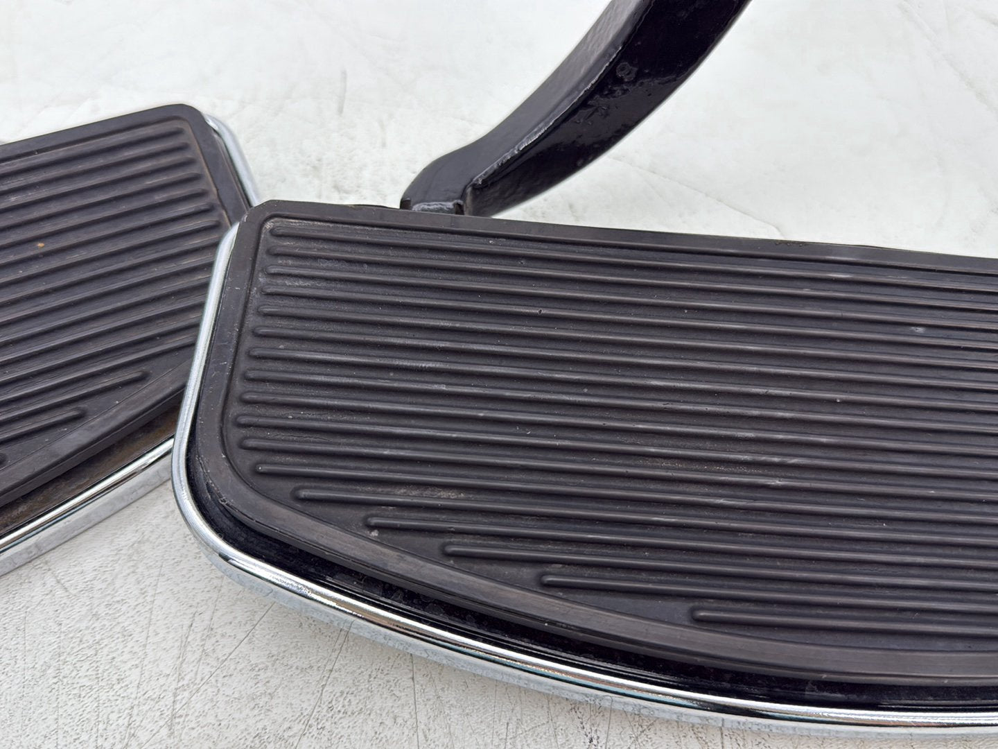 2007 Harley Electra Glide Touring Left Right Driver &amp; Pass Floorboard Foot Rest