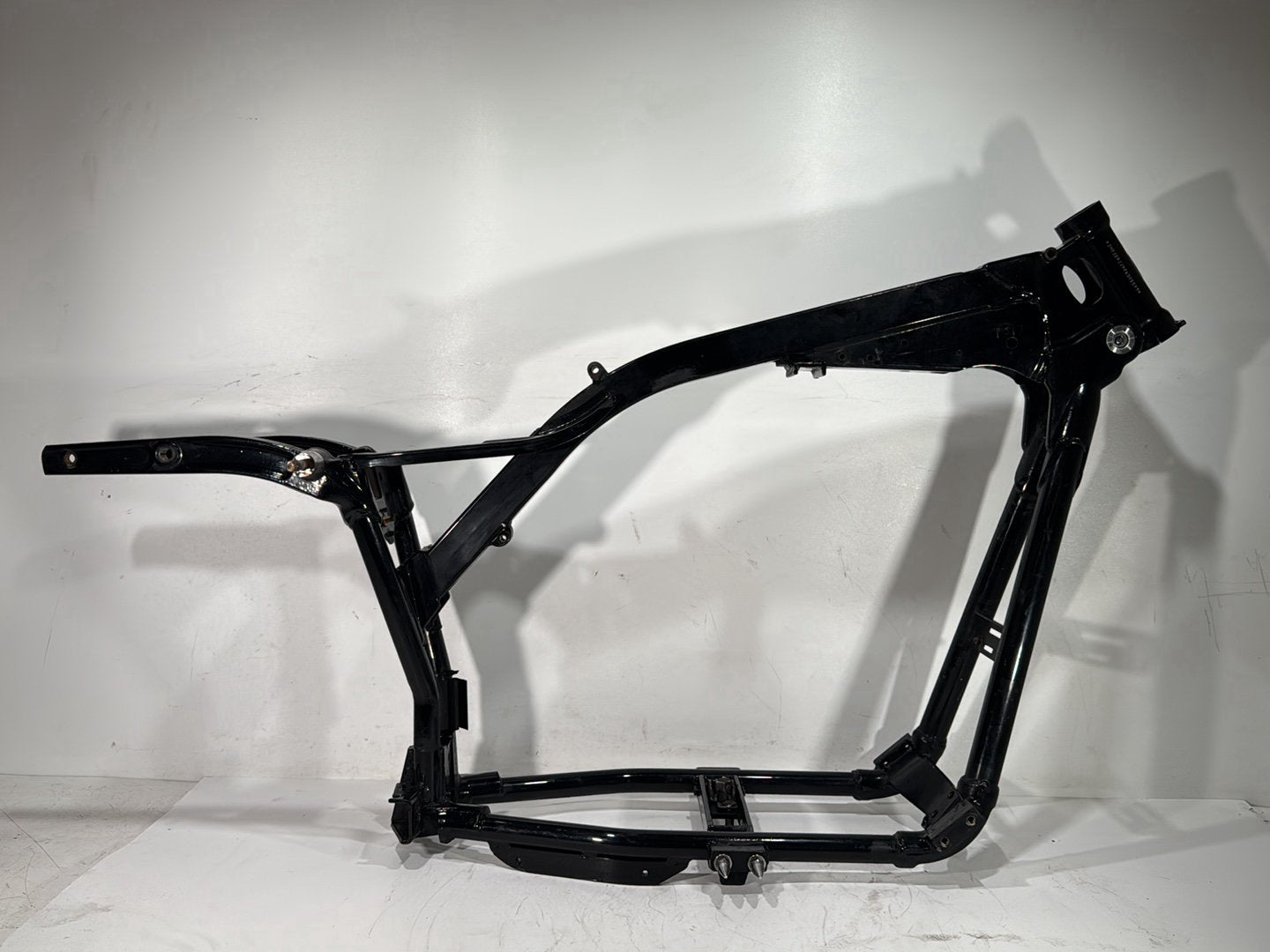 2006 Harley Dyna FXDWGI Wide Glide OEM Body Main Frame Chassis CLN CLR