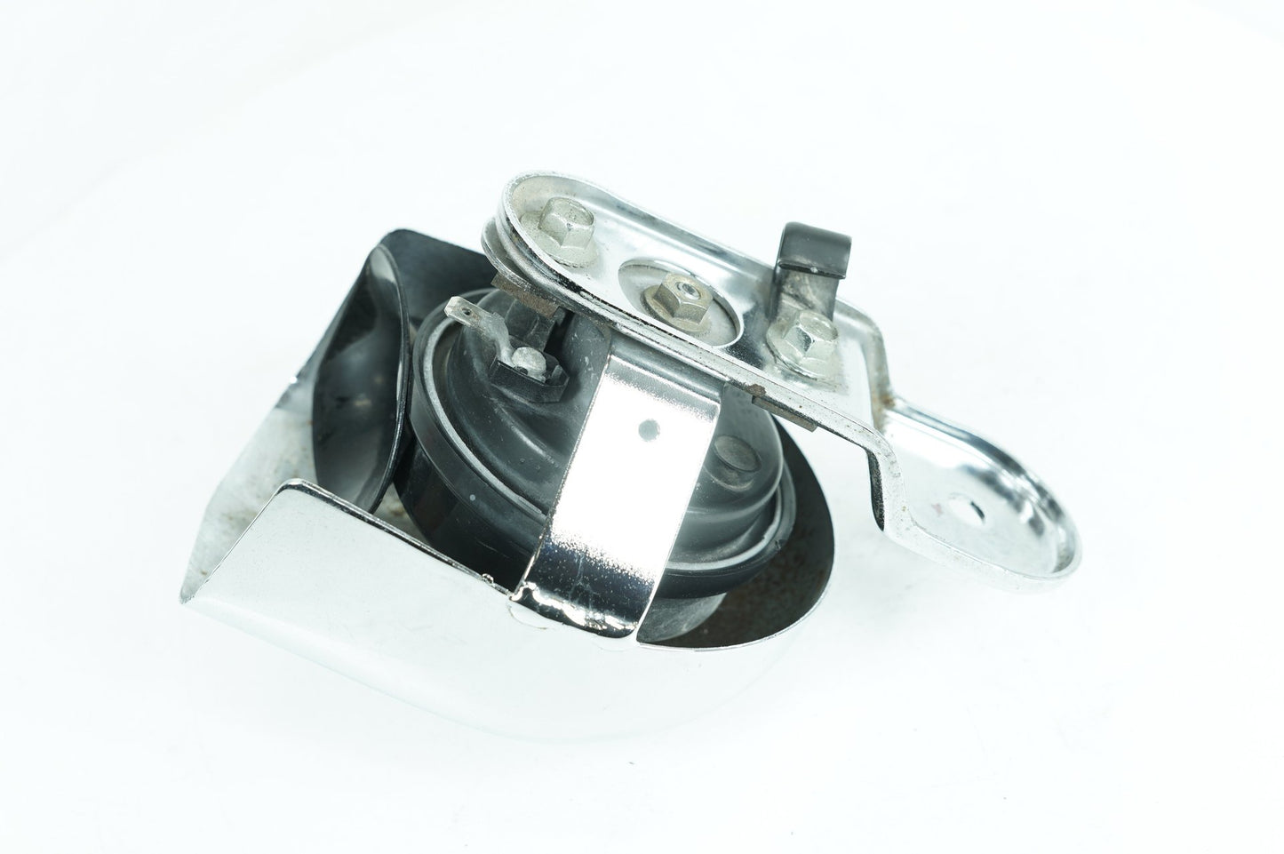 1999 - 2006 Harley-Davidson Touring Electra Glide Classic Horn Signal Klaxon Chrome Cover  	69012-93A