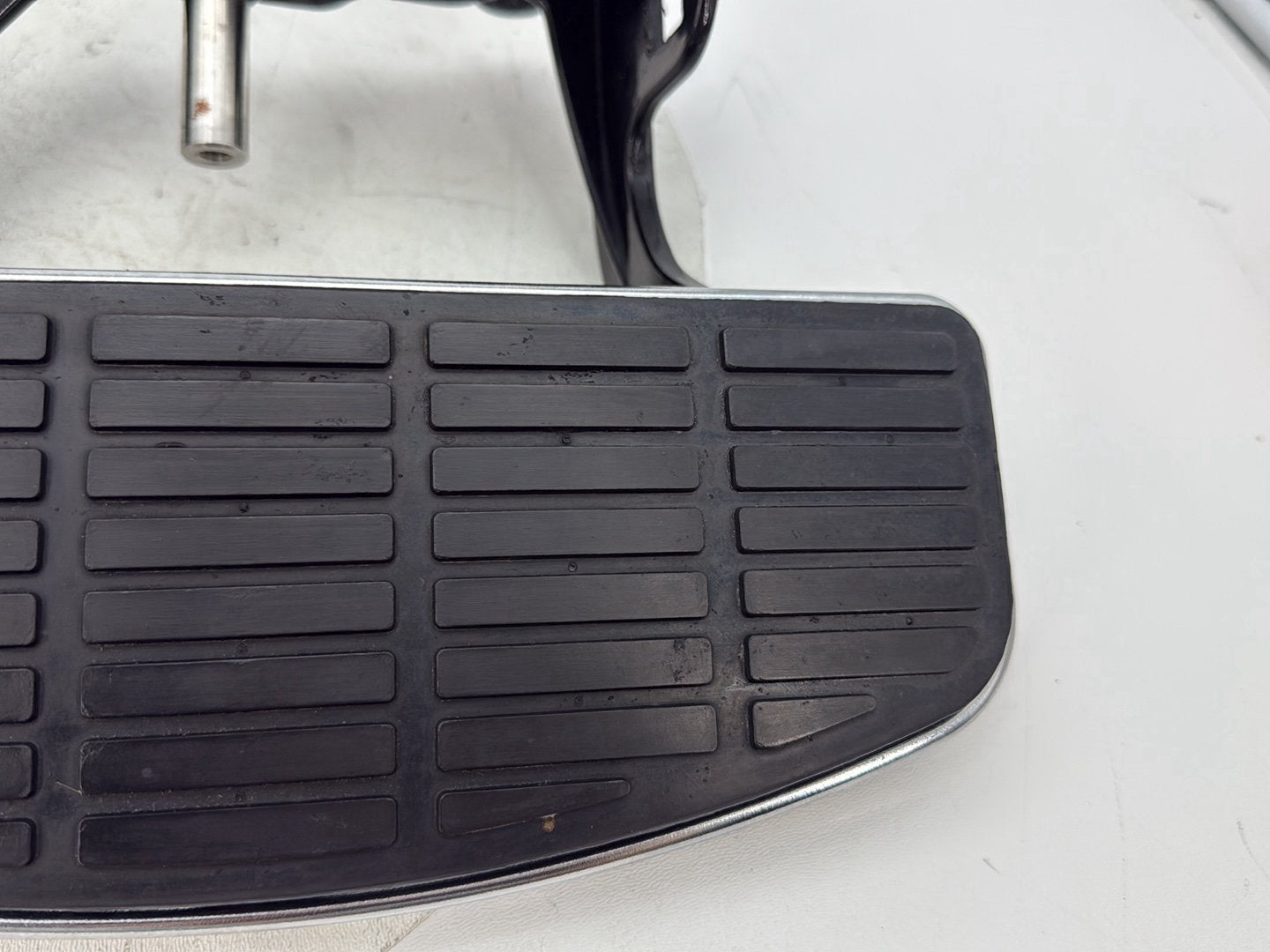 2004 Harley Softail FLSTC Heritage Classic OEM Left Right Driver Floorboard Foot Rest