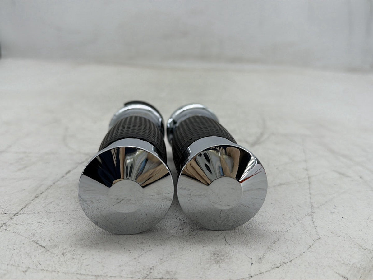 2005 Harley Softail Fat Boy FLSTF OEM Front Left Right Handgrip Hand Grips