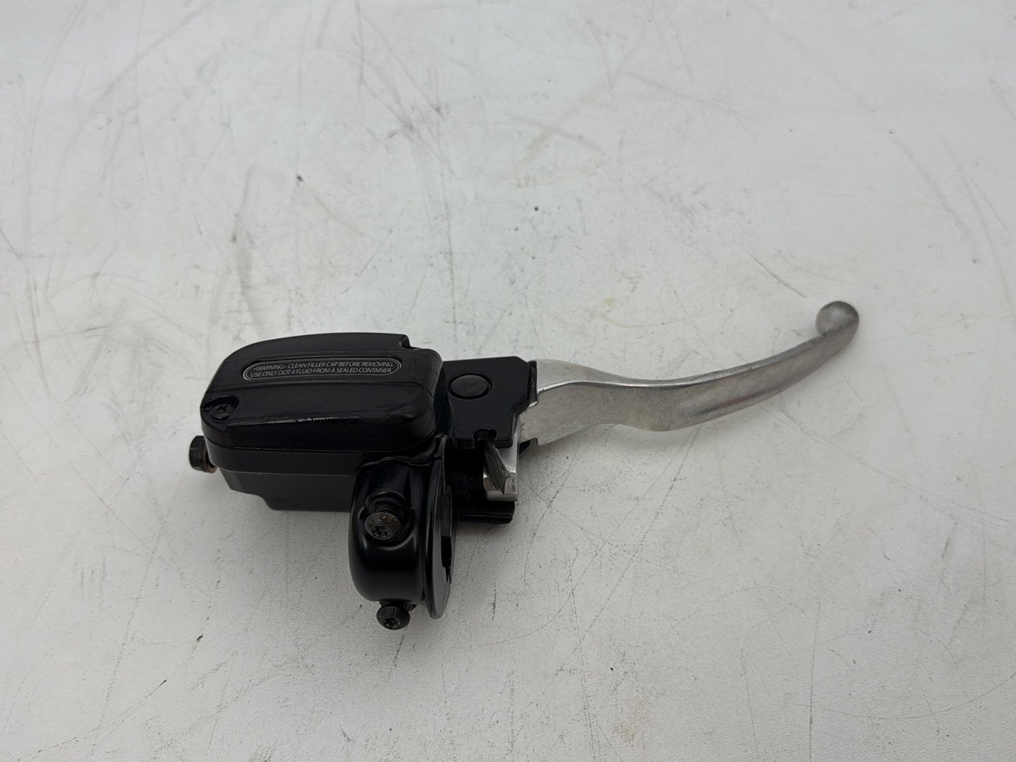 11 Harley Electra Glide Ultra FLHTK OEM Front Right Brake Lever Master Cylinder