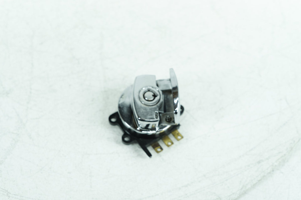 1999 - 2006 Harley-Davidson Softail Fat Boy Ignition Switch Cylinder Barrel Lockset NOKey  	71450-04