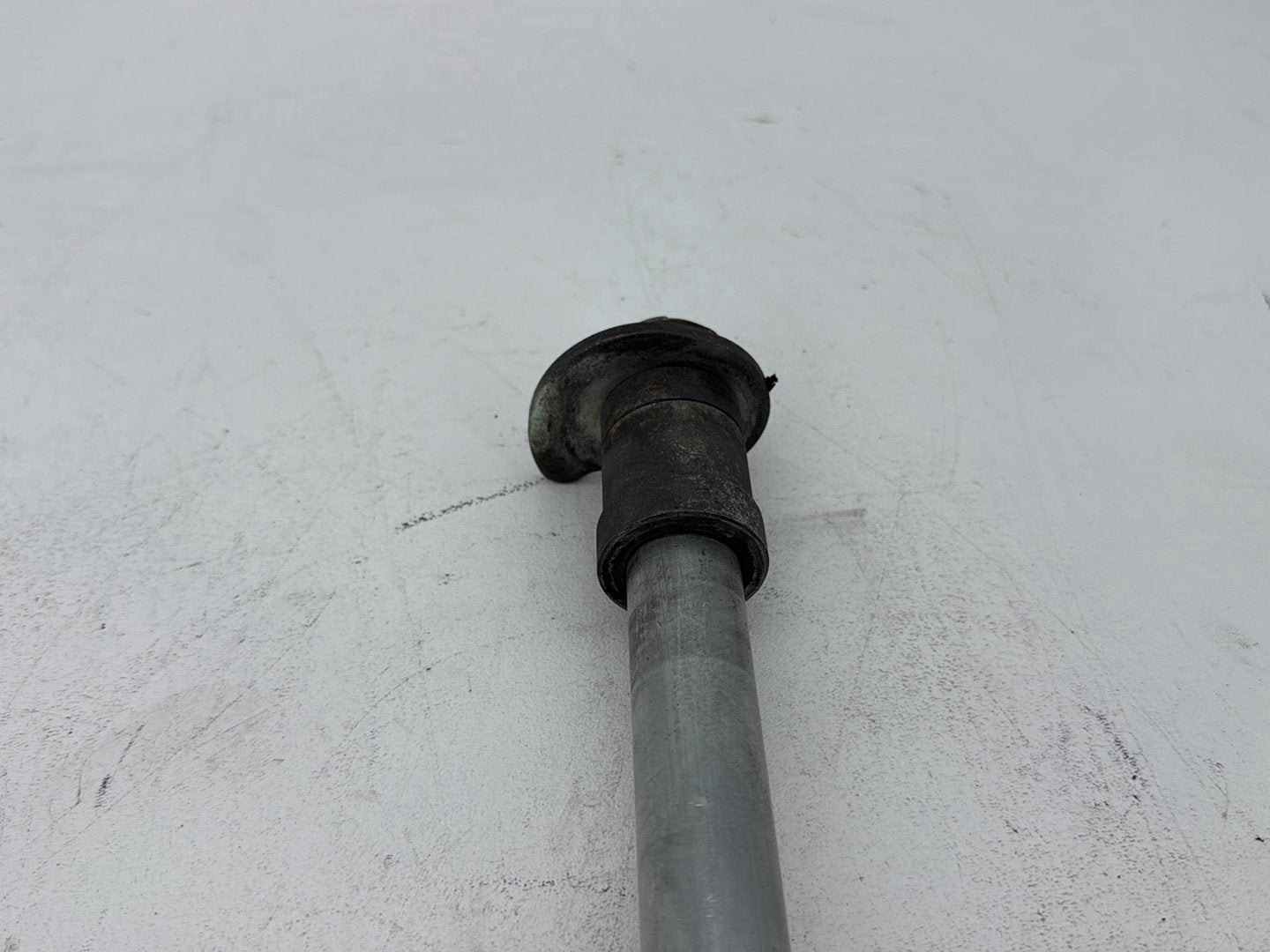 2003 Harley Electra Glide Touring Ultra FLHTCUI OEM Rear Wheel Axle Bolt Shaft