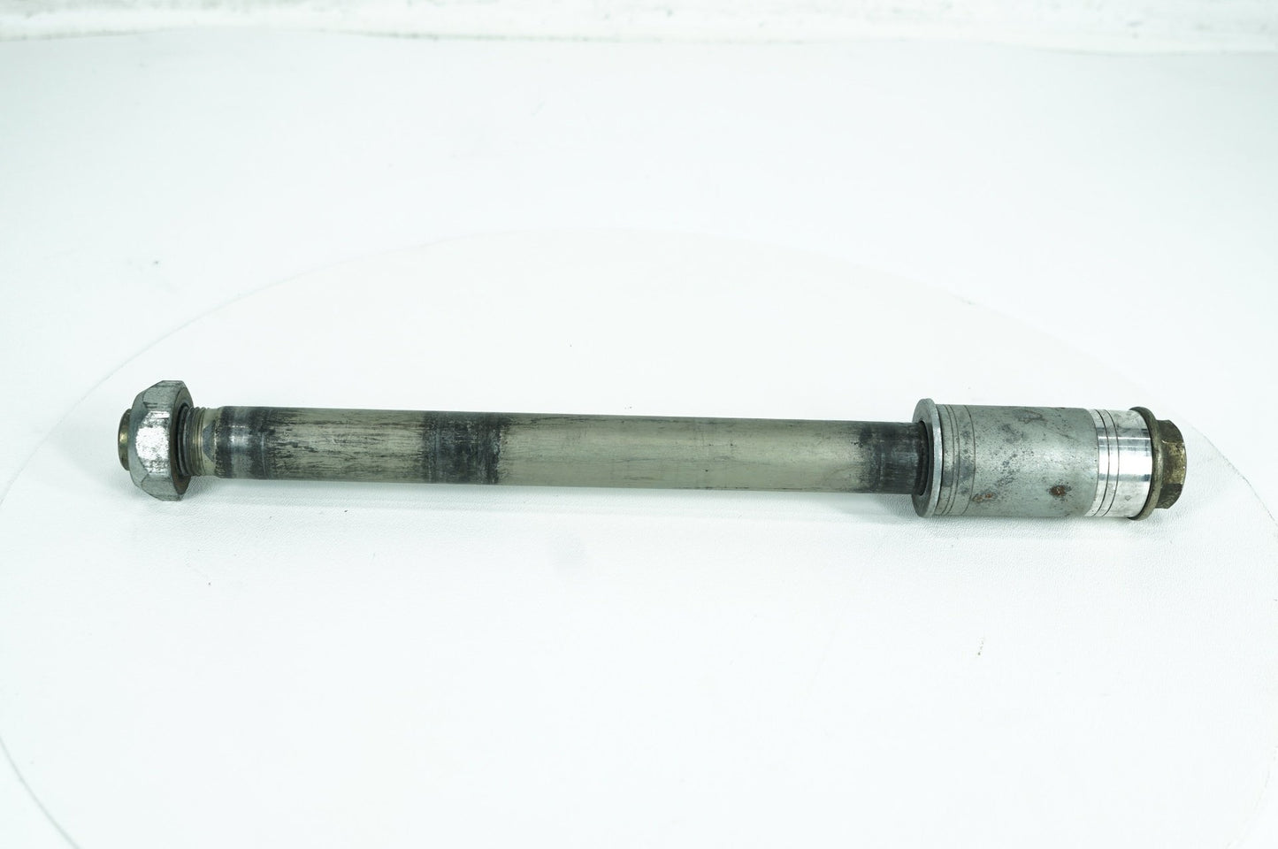 2007 - 2017 Harley-Davidson Dyna Street Bob Rear Wheel Axle Bolt Shaft 41114-08