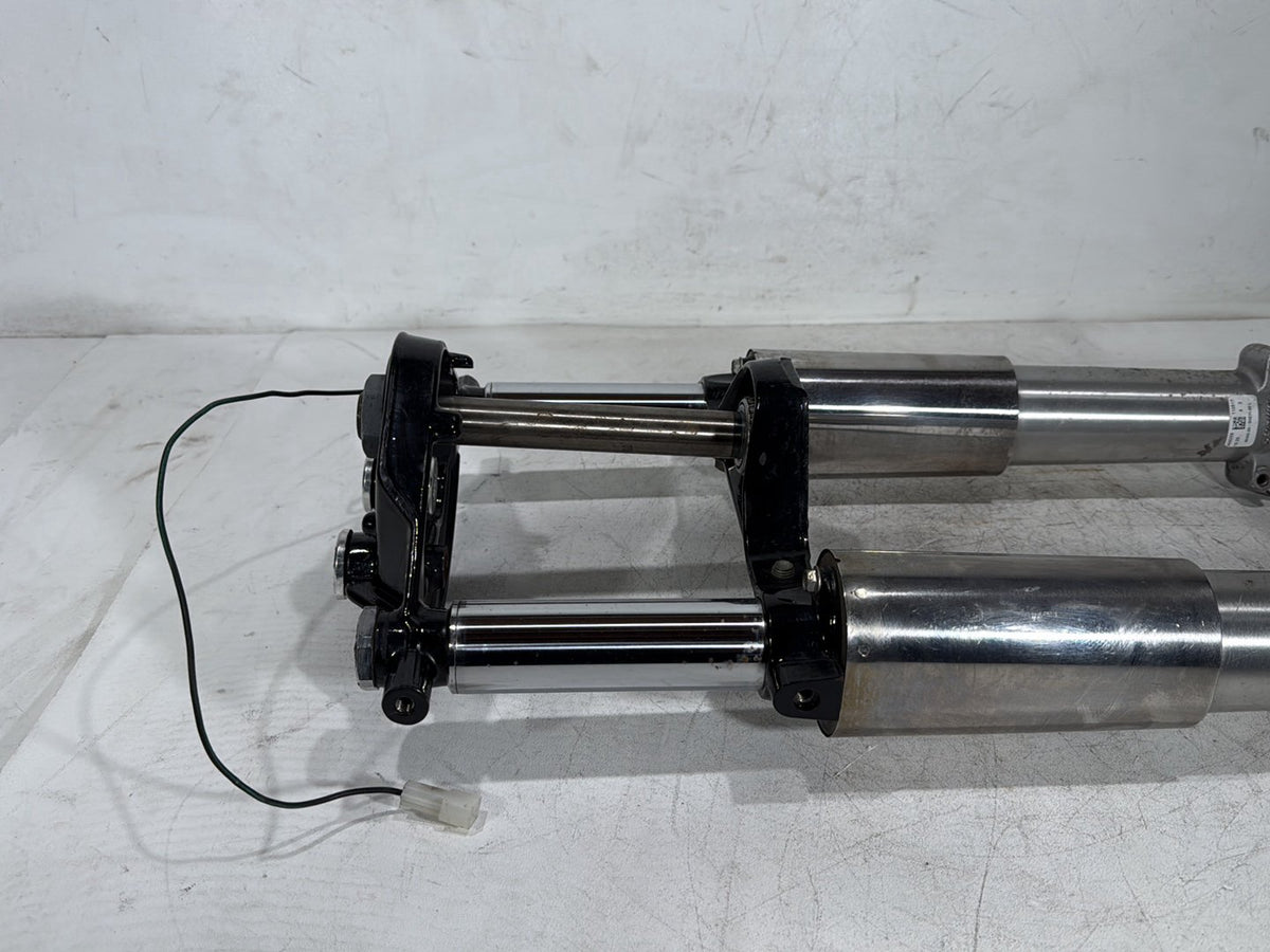 11 Harley Road Glide Touring OEM Front Triple Tree Set & LH RH Fork Legs Sliders