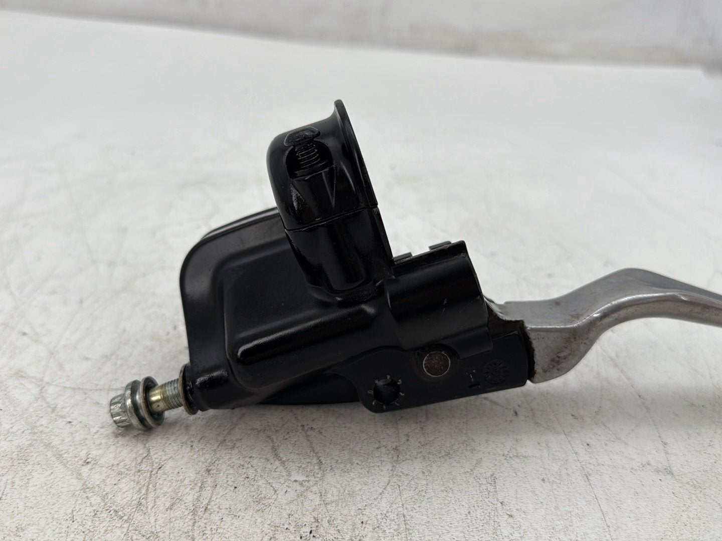 1996 Harley Electra Glide Touring FLHT OEM Front Right Brake Lever Master Cylinder