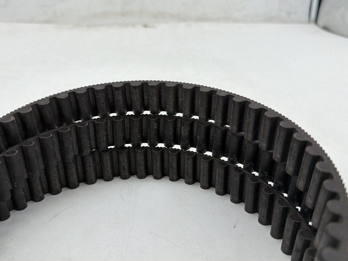 2007 Harley Street Glide Touring FLHX OEM Rear Drive Belt 40024-07 137T 1"