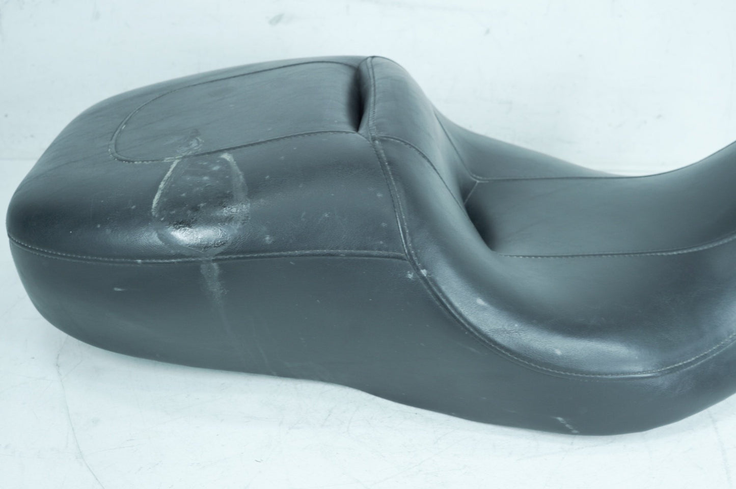 2007 - 2011 Harley-Davidson Touring Electra Ultra Passenger Rider Driver Seat Saddle 52164-10