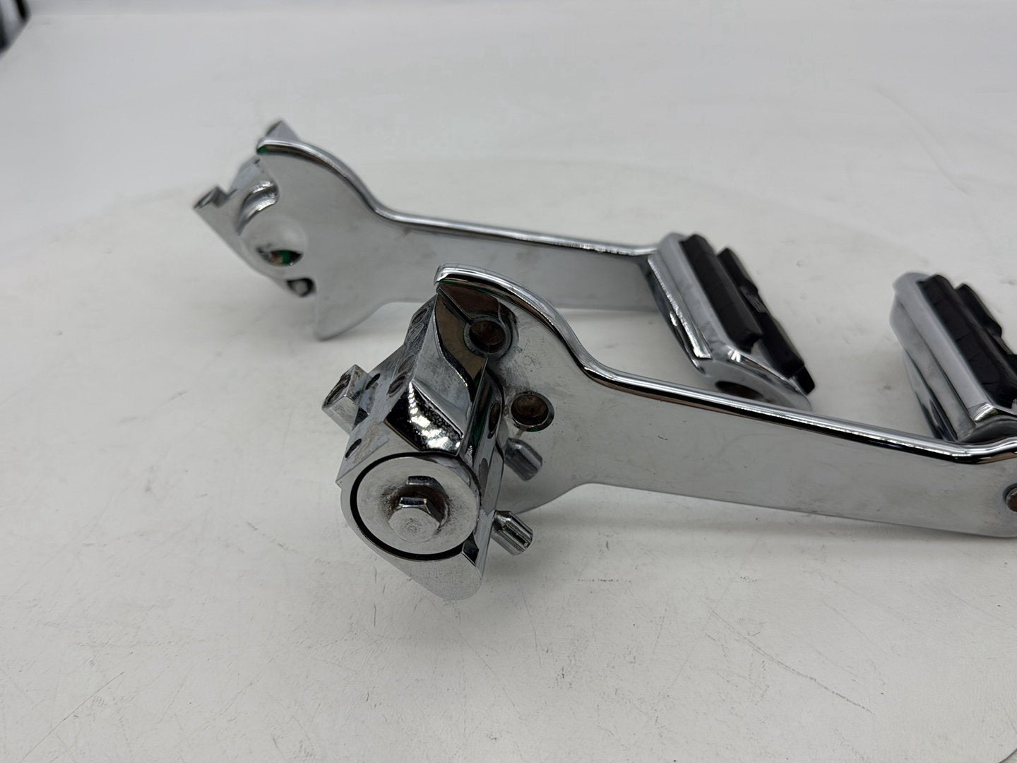 1999 - 2006 Harley-Davidson Touring CVO Screamin Eagle Road King Passenger Left & Right Foot Pegs Kuryakyn