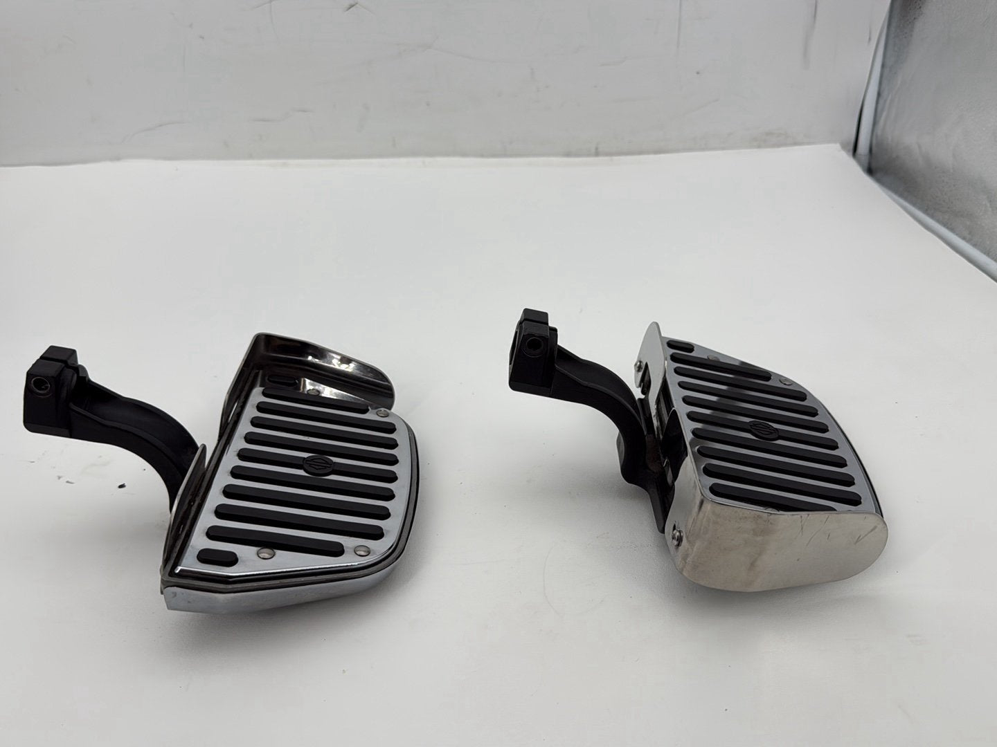 2007 Harley Softail Heritage Classic FLSTC OEM Left & Right Passenger Floorboard Foot Rest