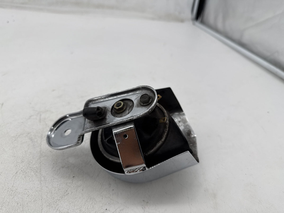 1997 Harley Heritage Softail Classic OEM Horn Signal Klaxon Chrome Cover