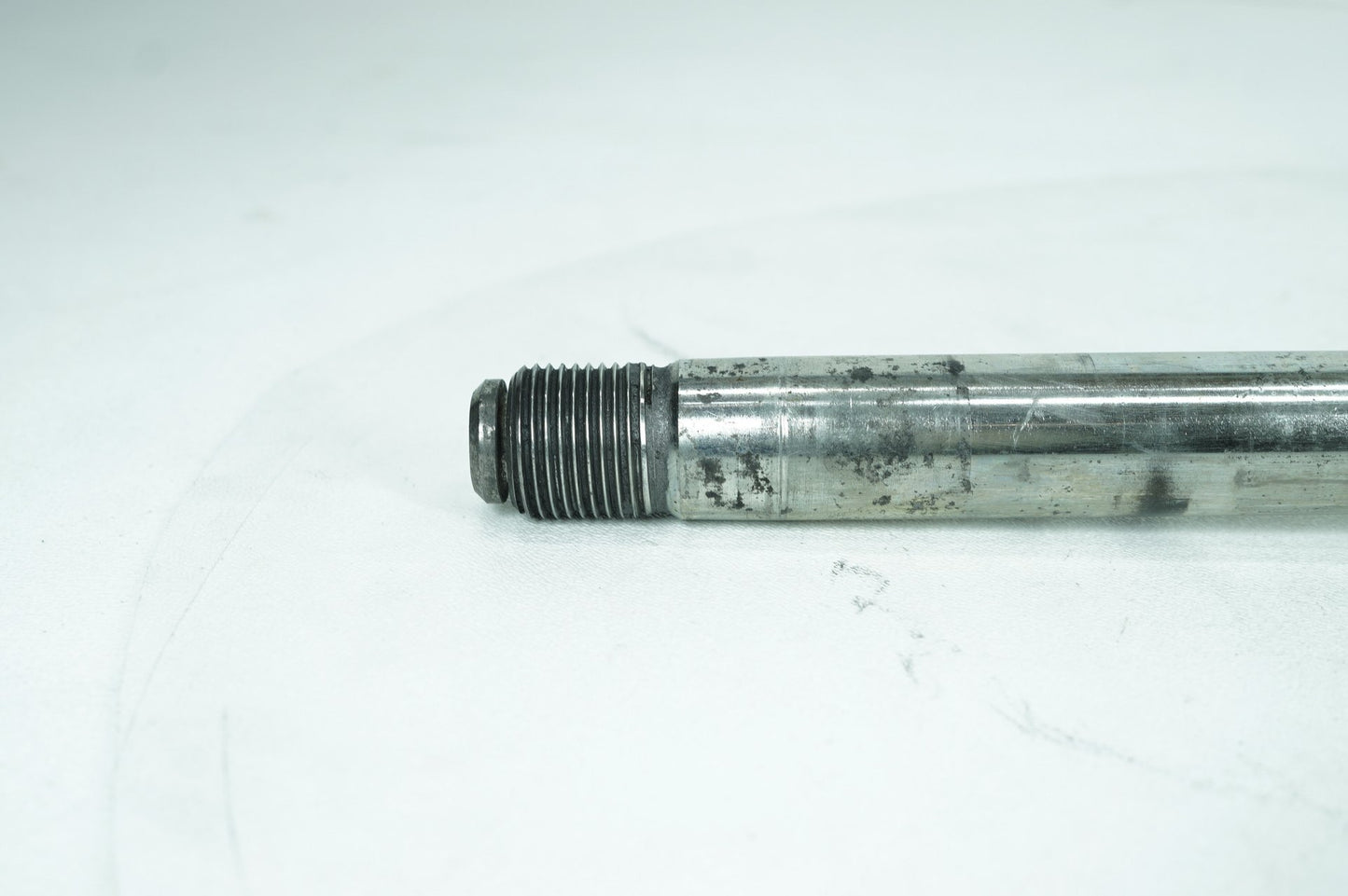 2012 - 2016 Harley-Davidson Touring Street Glide Rear Wheel Axle Bolt Shaft 41056-09