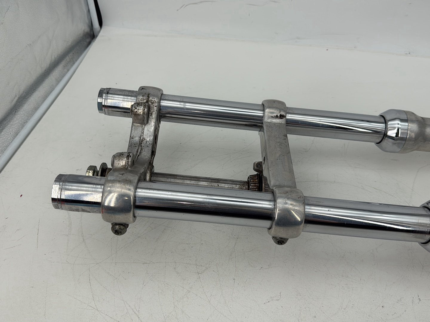 2005 Harley Sportster XL883C 883 Custom OEM Front Triple Tree Set & LH RH Fork Legs Sliders