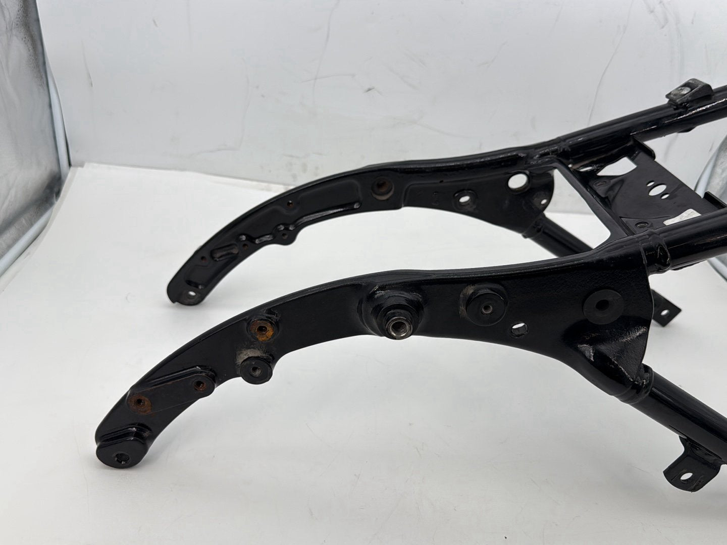 2013 Harley Street Glide Touring FLHX OEM Rear Back Sub Frame Rail Bar 48079-09BHP