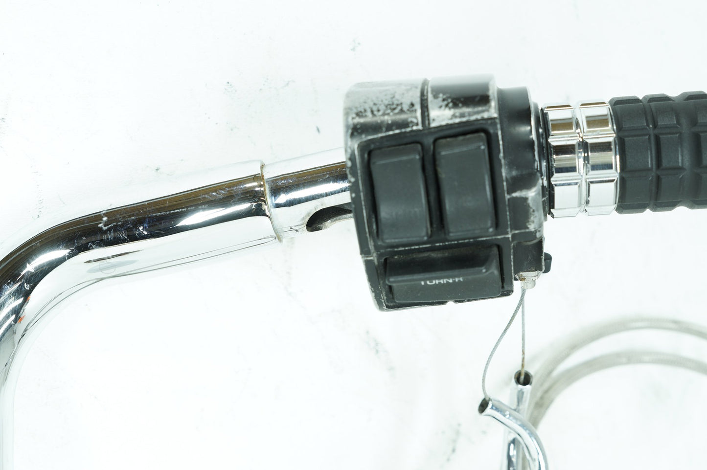 1984 - 1998 Harley-Davidson Touring Electra Glide Sport Handlebars Left Right Switches Controls  	70218-87A