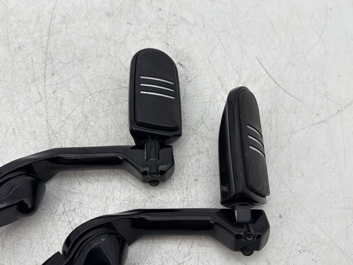 2012 Harley Road Glide Touring FLTRX Custom OEM Front Right Left Highway Foot Pegs