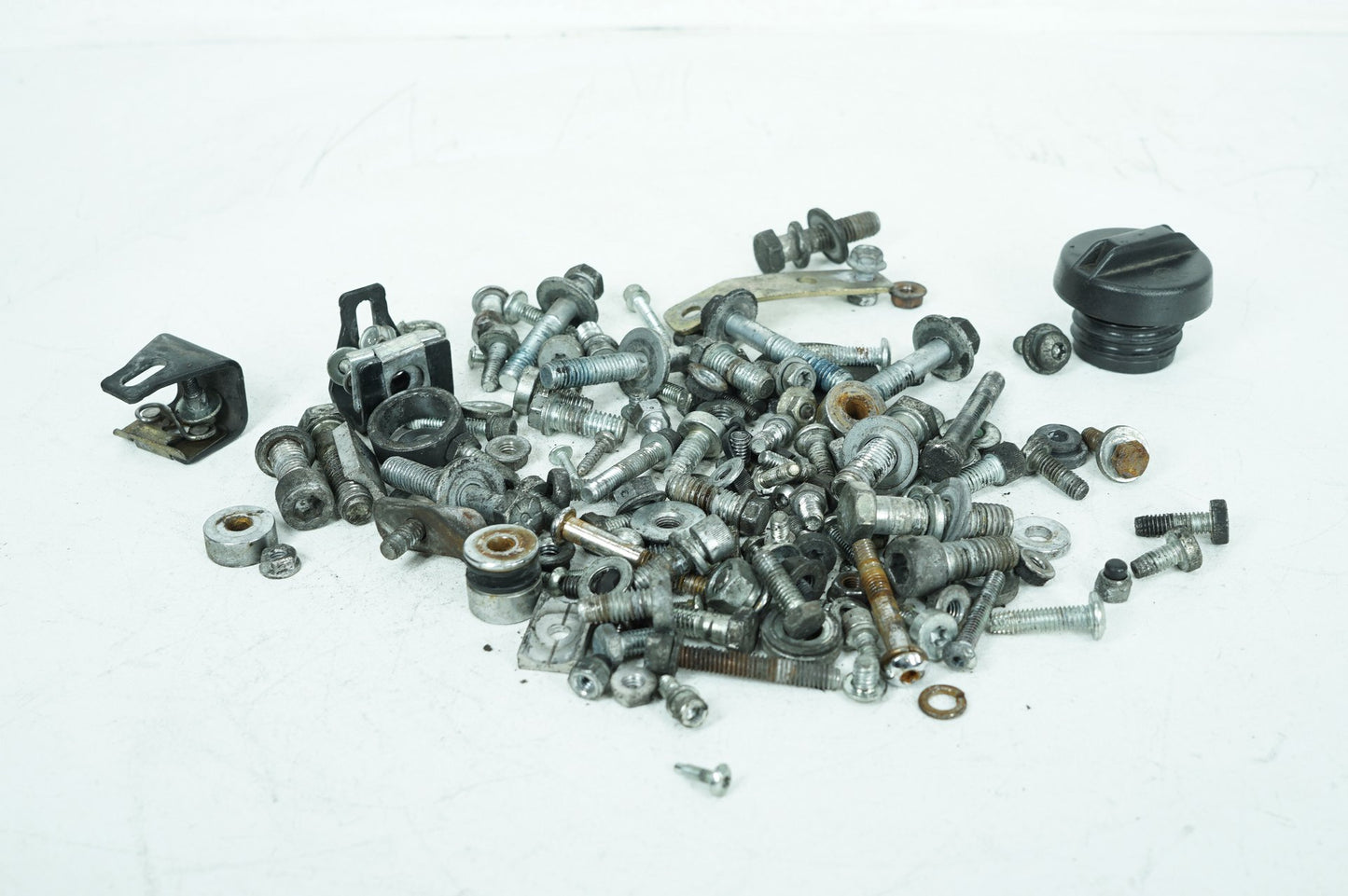 2007 - 2012 Harley-Davidson Touring CVO Electra Screamin Eagle Hardware Bolts Nuts & Brackets