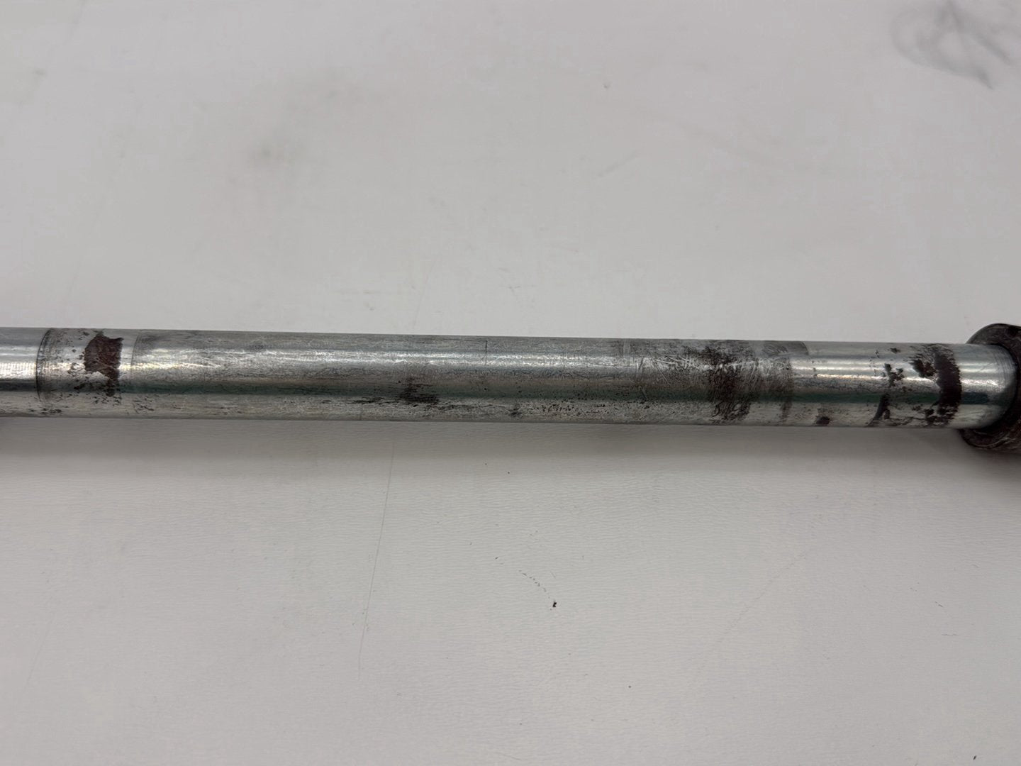 2003 Harley Sportster XL1200C 1200 Custom Anniversary OEM Rear Wheel Axle Bolt Shaft