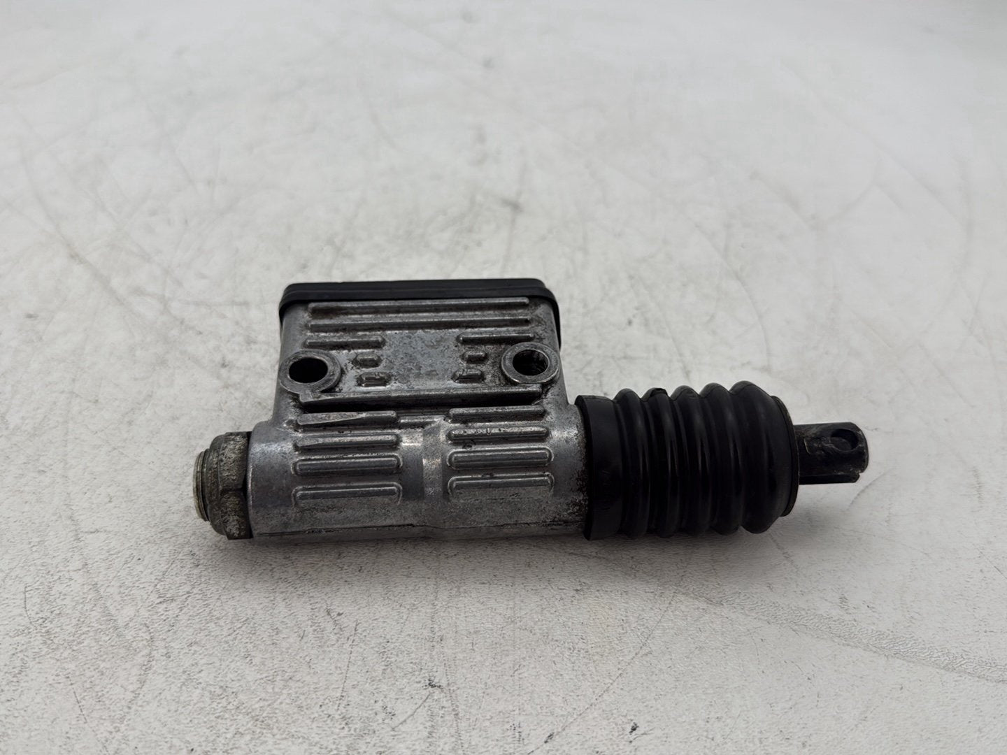 1997 Harley Softail Fat Boy FLSTF OEM Rear Brake Master Cylinder Reservoir