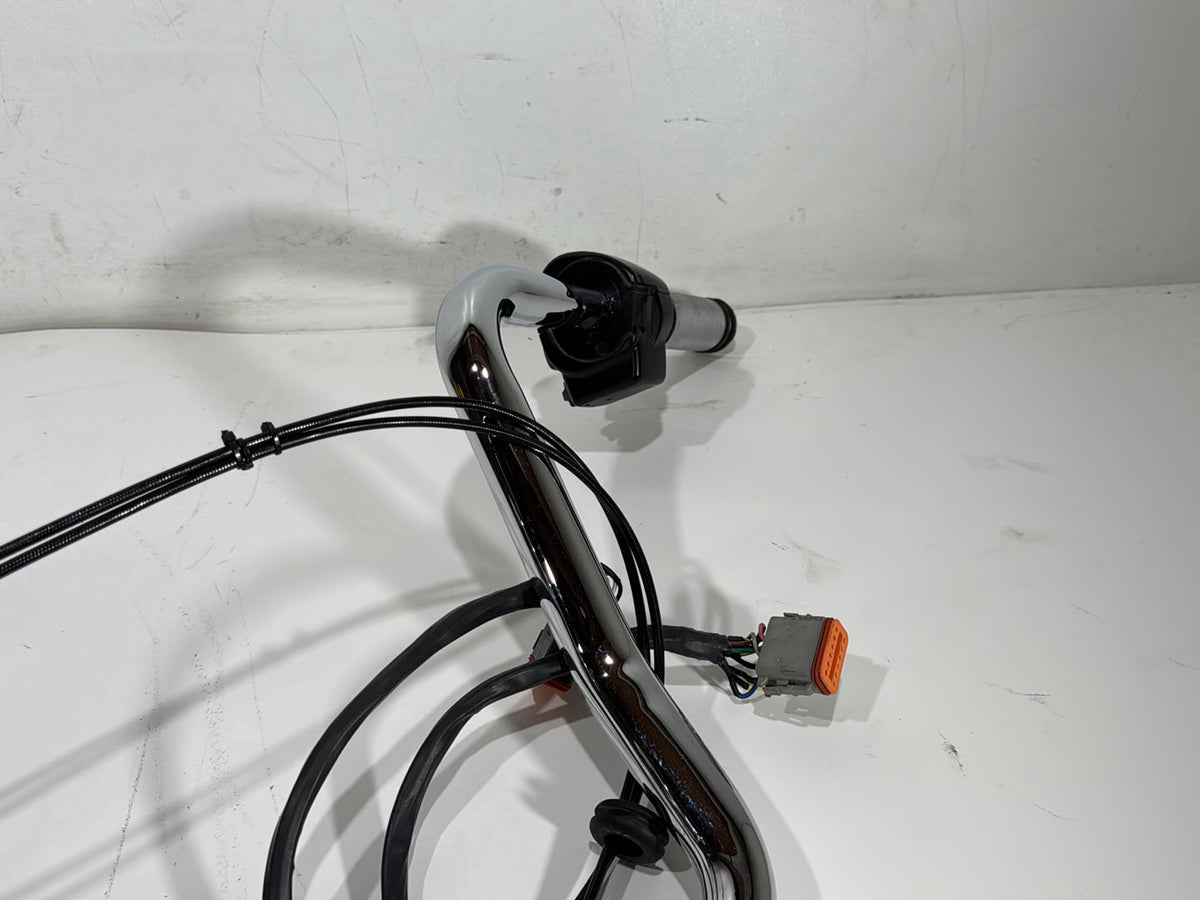 06 Harley Street Glide Touring FLHXI OEM Handlebars Left Right Switches Controls