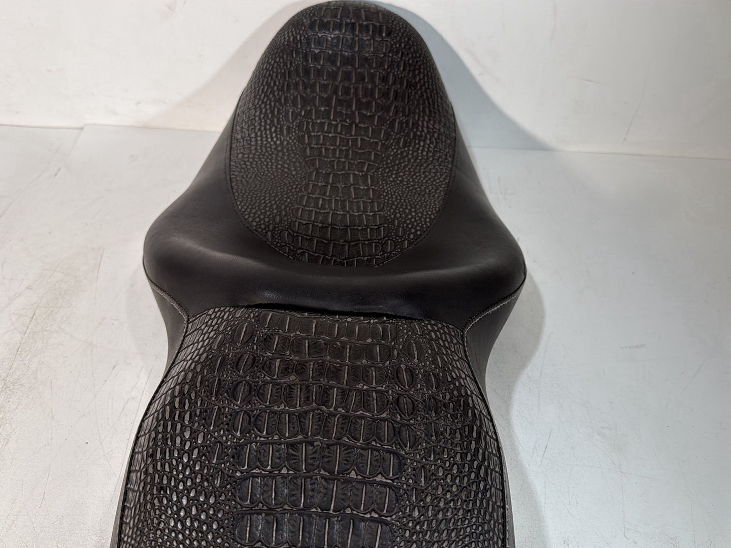 2007 - 2012 Harley-Davidson Touring Street Glide Passenger Rider Driver Seat Saddle