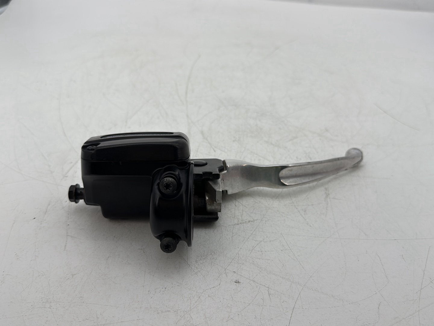 2014 Harley Street Glide Touring FLHXS OEM Front Right Brake Lever Master Cylinder
