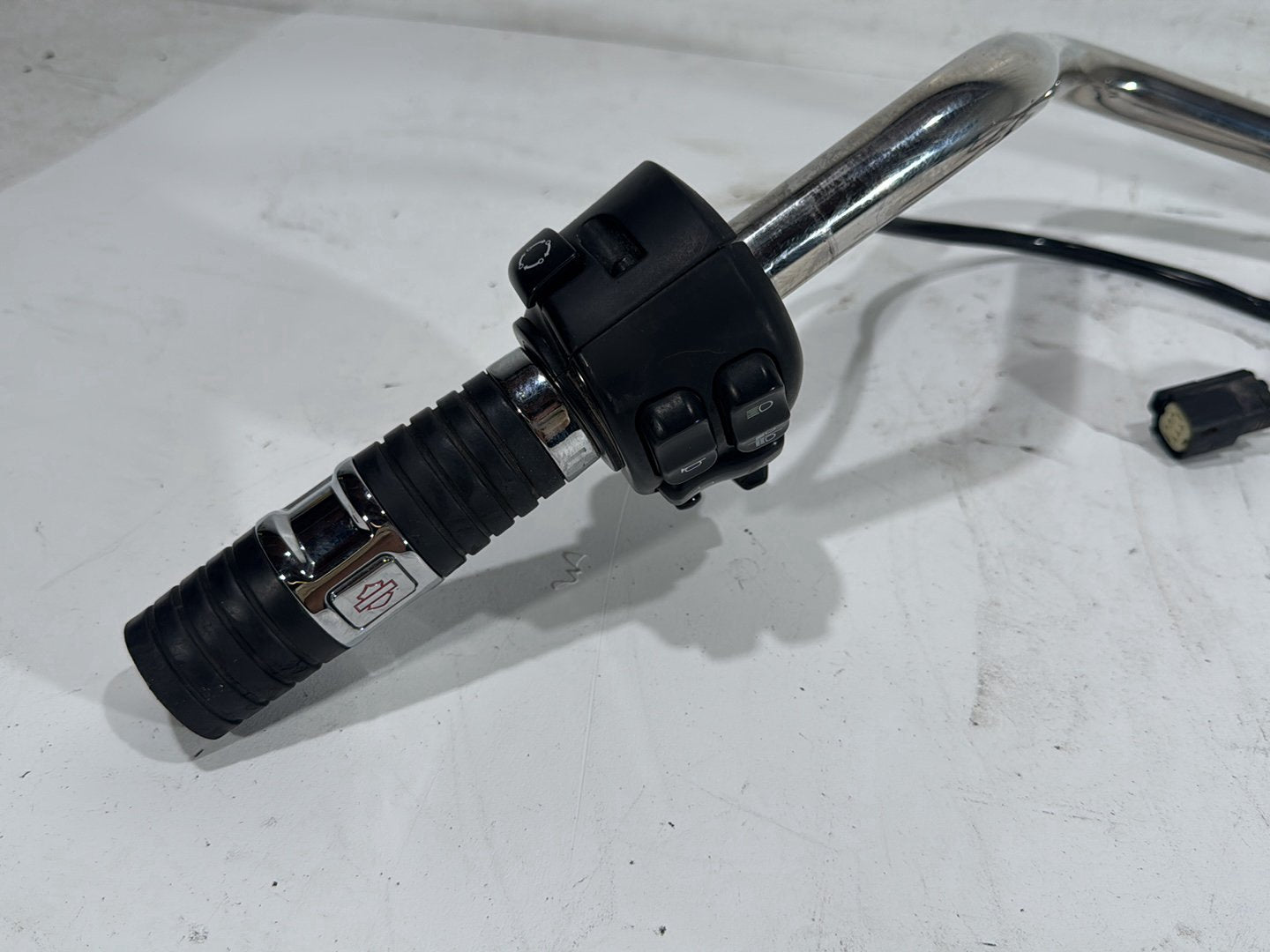 2015 Harley Electra Glide Touring Ultra Low OEM Handlebars Left Right Switches Controls
