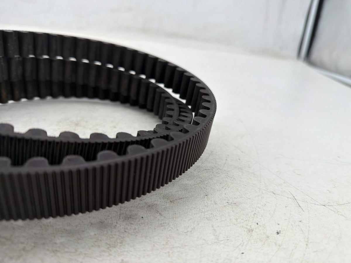 2009 Harley Street Glide Touring FLHX OEM Rear Drive Belt 40024-09 140T 1"