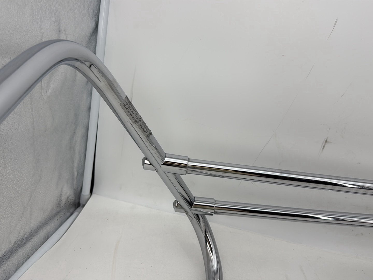 1999 - 2006 Harley-Davidson Touring Electra Glide Rear Right Saddlebag Guard Rails Bar 49193-93