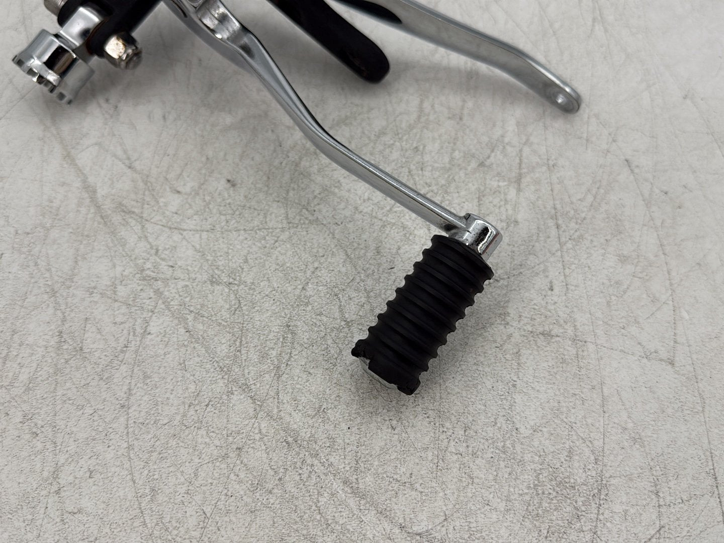 2010 Harley Dyna Fat Bob FXDF OEM Left Driver Foot Controls Peg Rest