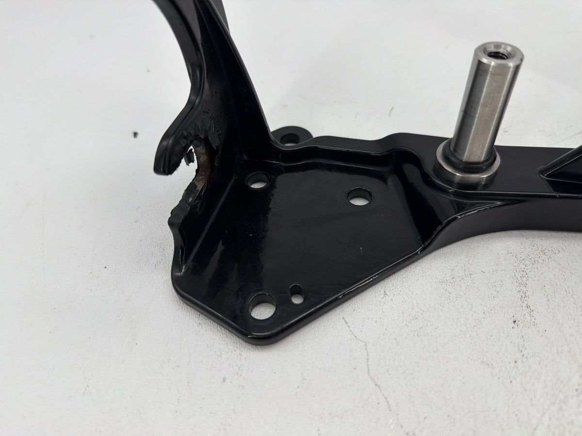 2011 Harley Softail Deluxe FLSTN OEM Left Right Footboard Foot Rest Brackets
