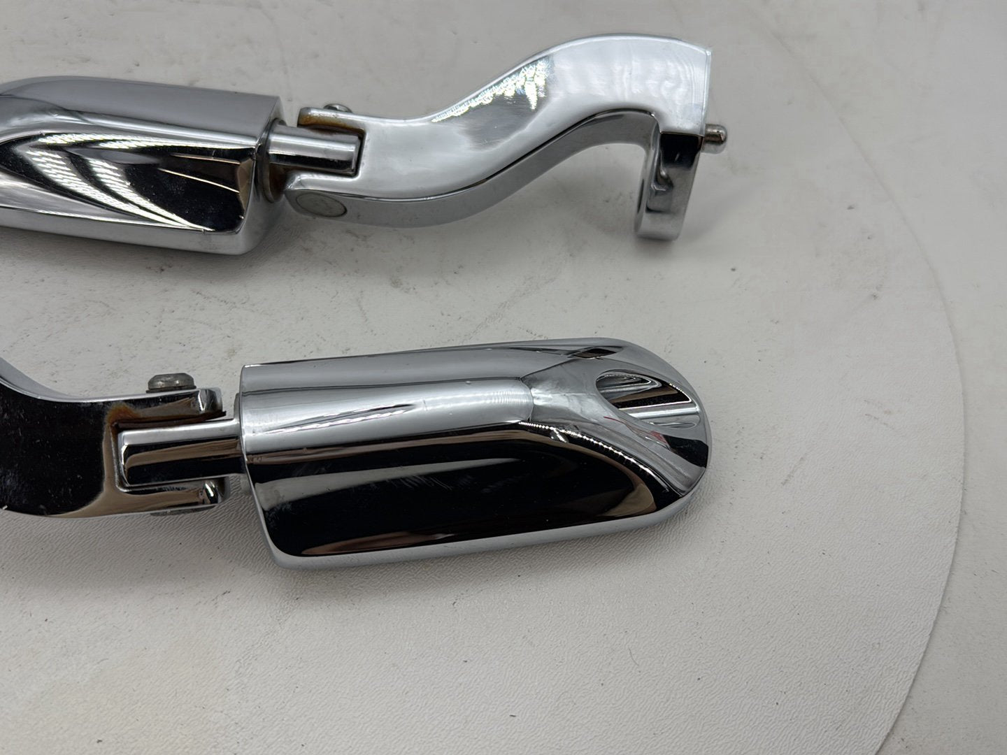 2007 Harley Street Glide Touring FLHX OEM Passenger Left & Right Foot Pegs