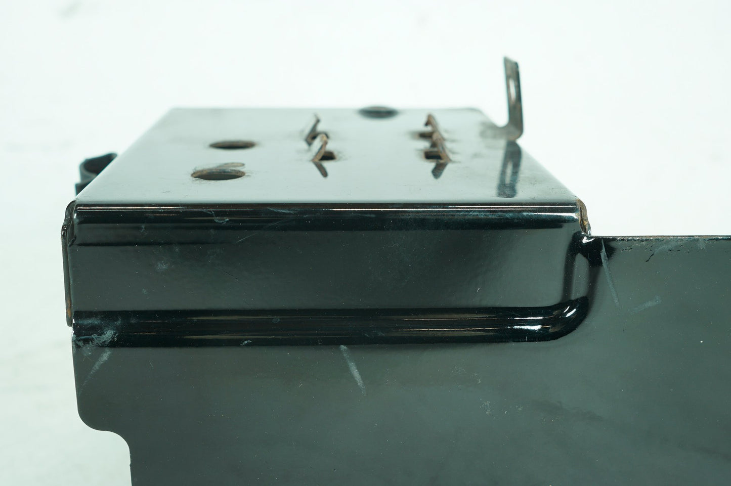 2007 - 2011 Harley-Davidson Touring Street Glide Battery Tray Bracket Holder Carrier 66281-02A