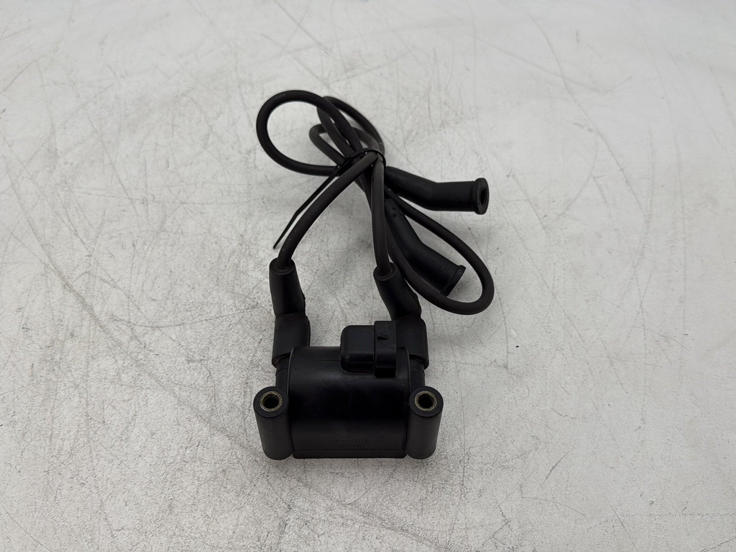 2010 Harley Street Glide Touring FLHX OEM Ignition Coil Spark Plugs Cable