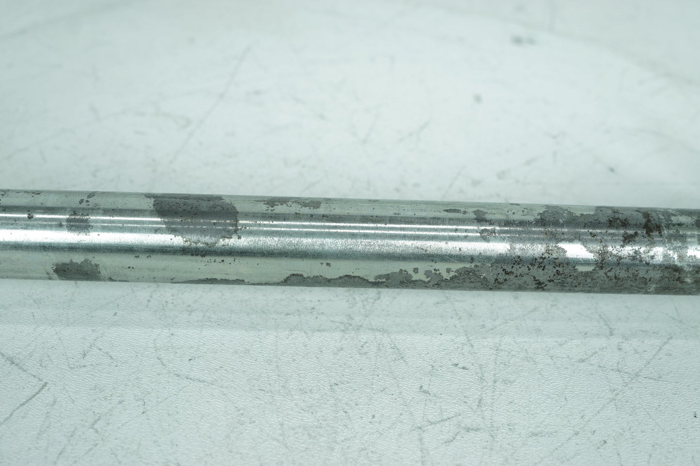 2007 - 2012 Harley-Davidson Touring Electra Glide Classic Rear Wheel Axle Bolt Shaft 41056-09