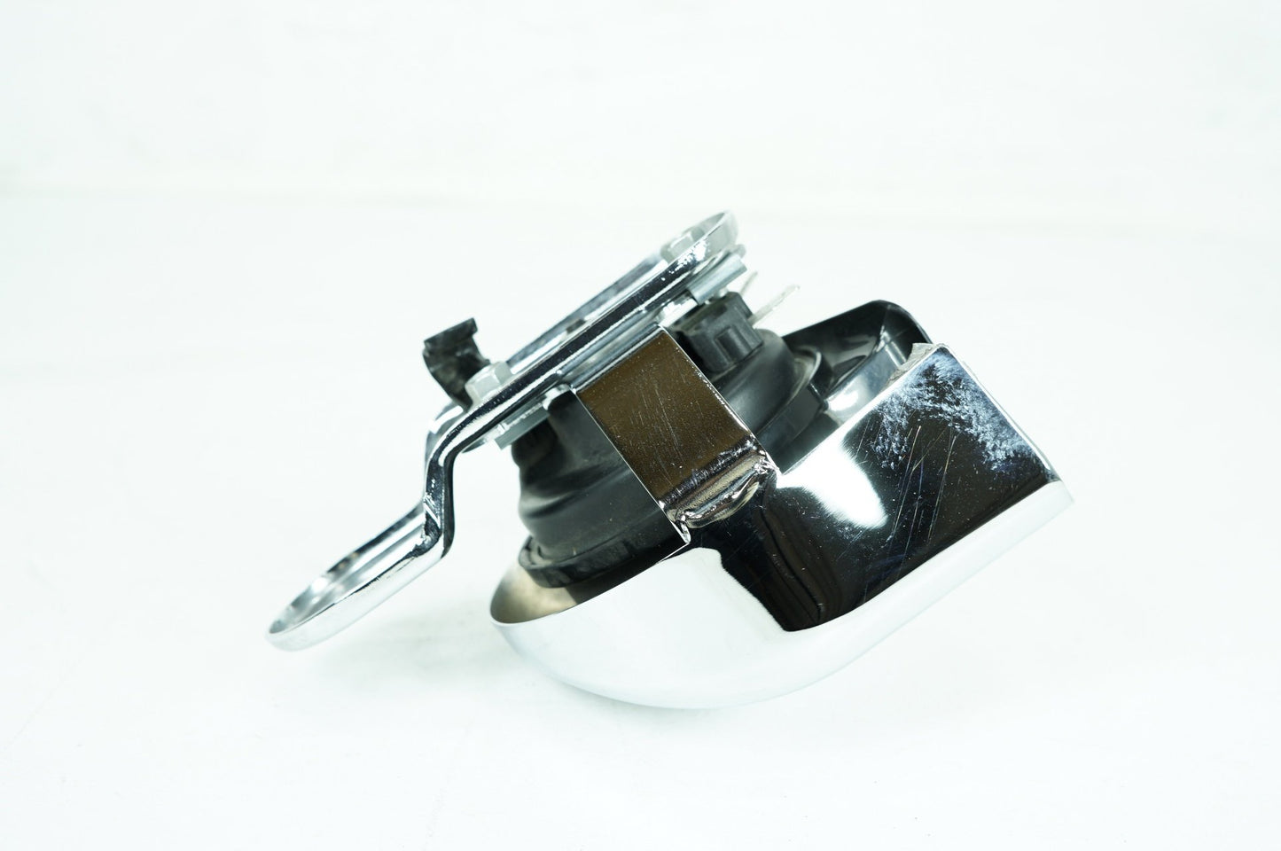 2007 - 2012 Harley-Davidson Touring Electra Glide Ultra Horn Signal Klaxon Chrome Cover 69060-90F