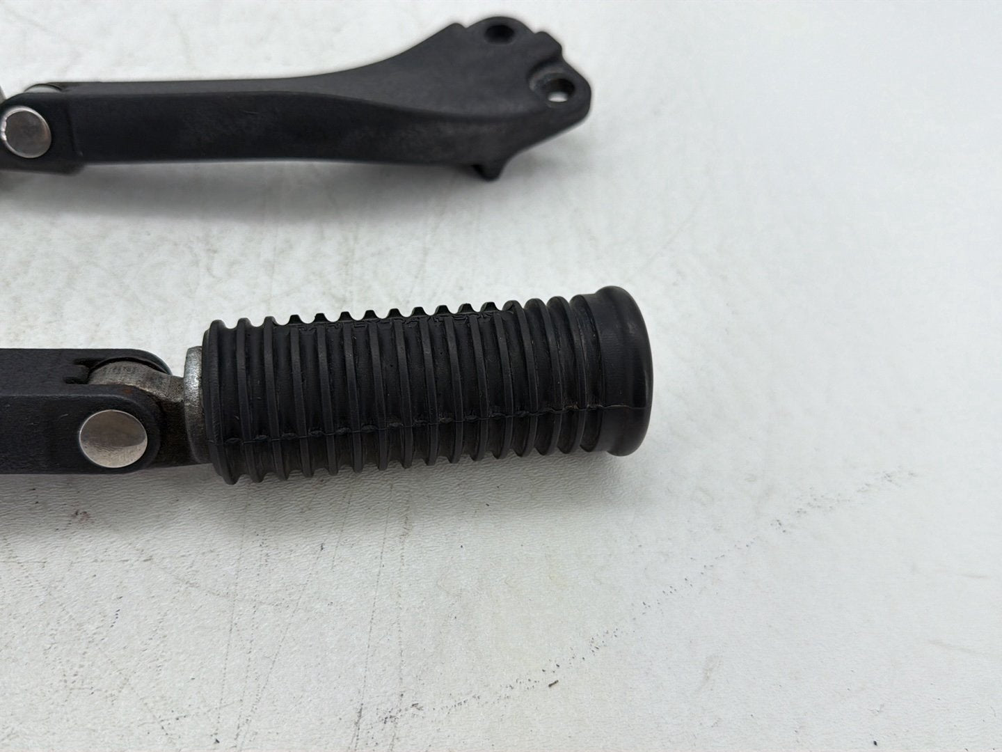 2009 Harley Dyna Street Bob FXDB OEM Passenger Left & Right Foot Pegs