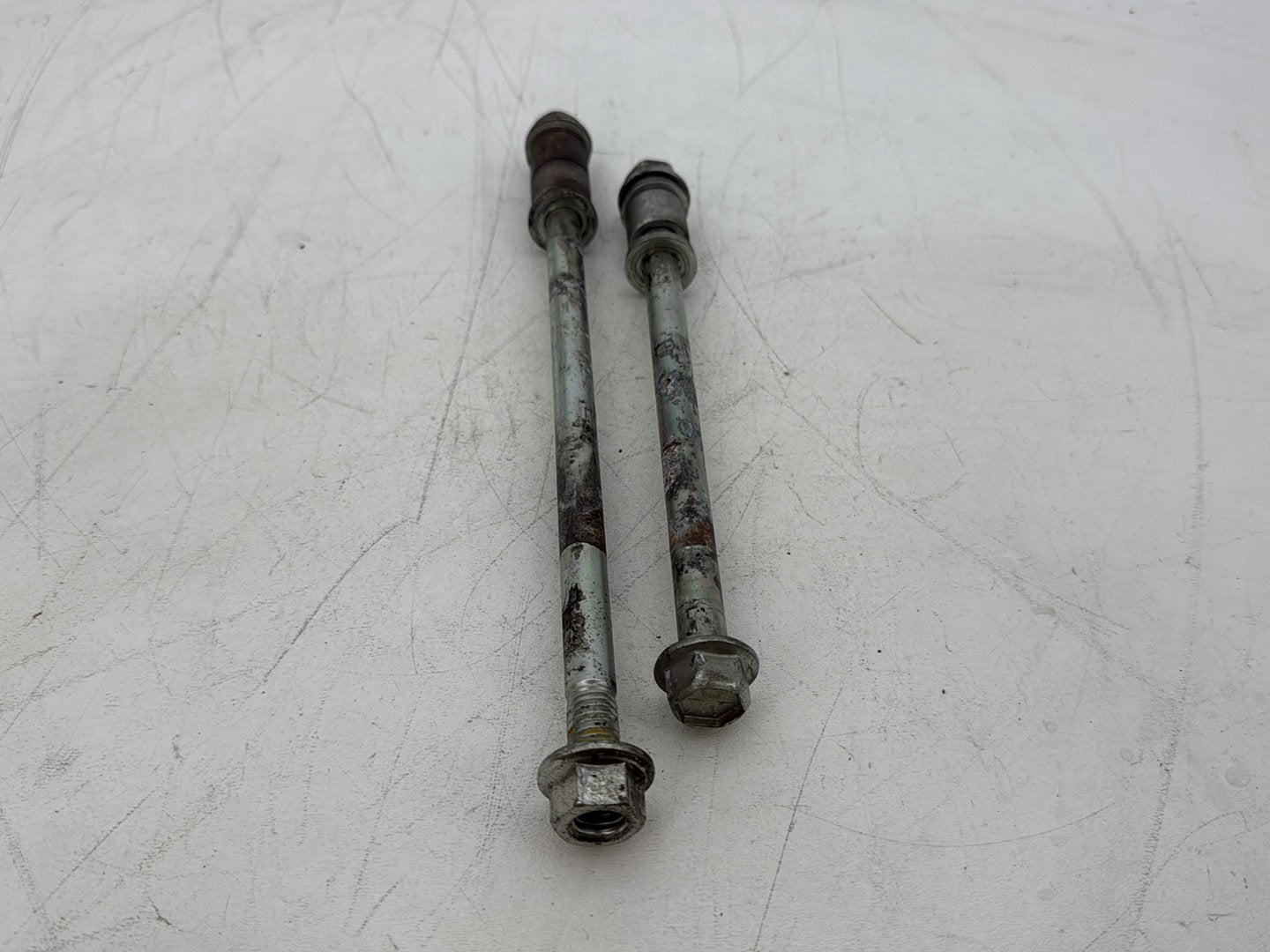2005 Harley Heritage Softail Classic FLSTCI OEM Engine Mount Pivot Bolt Shaft