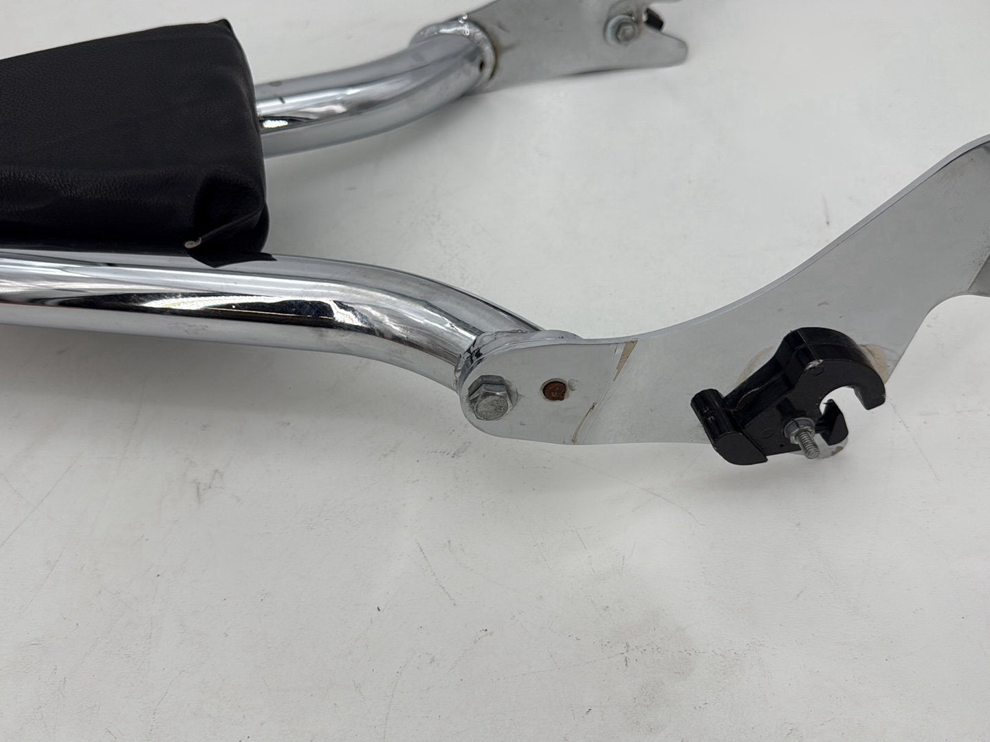 2013 Harley Street Glide Touring FLHX OEM Rear Sissy Bar w/ Backrest Cushion Pad